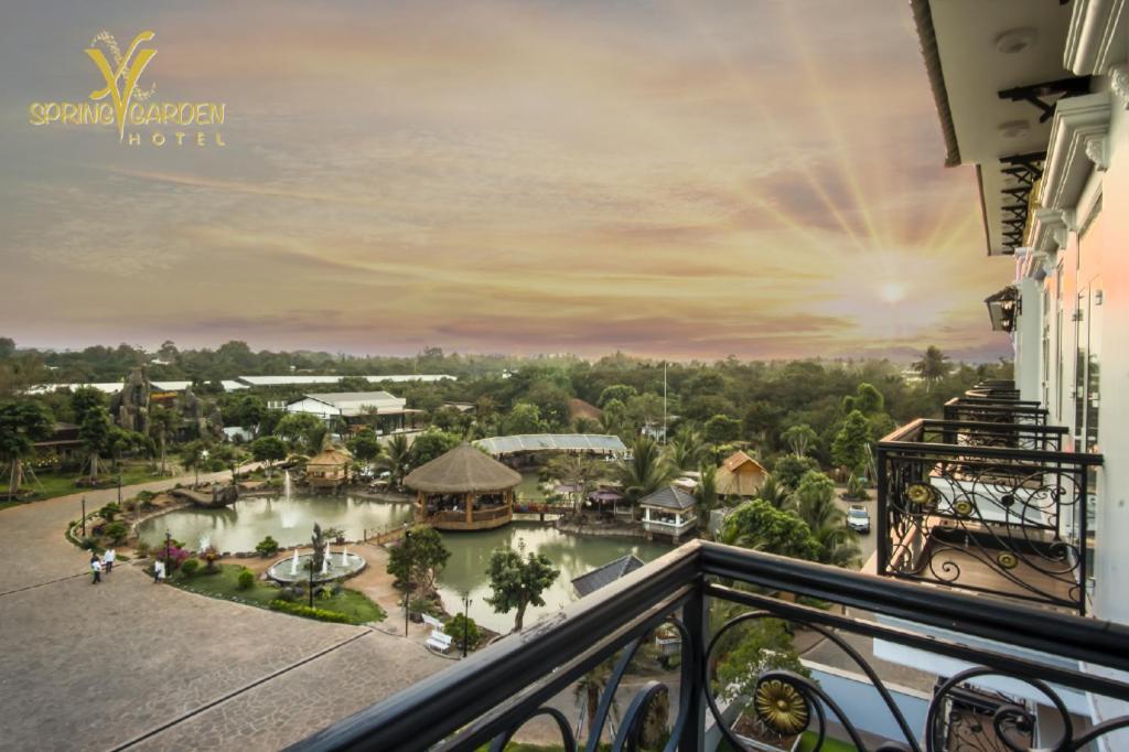Spring Garden Hotel Lk Long Khanh Eksteriør billede