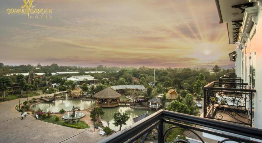 Spring Garden Hotel Lk Long Khanh Eksteriør billede