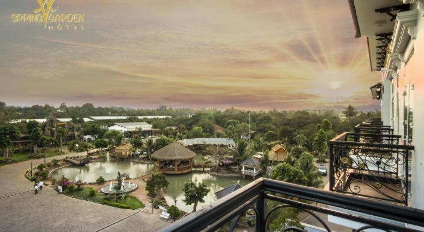 Spring Garden Hotel Lk Long Khanh Eksteriør billede